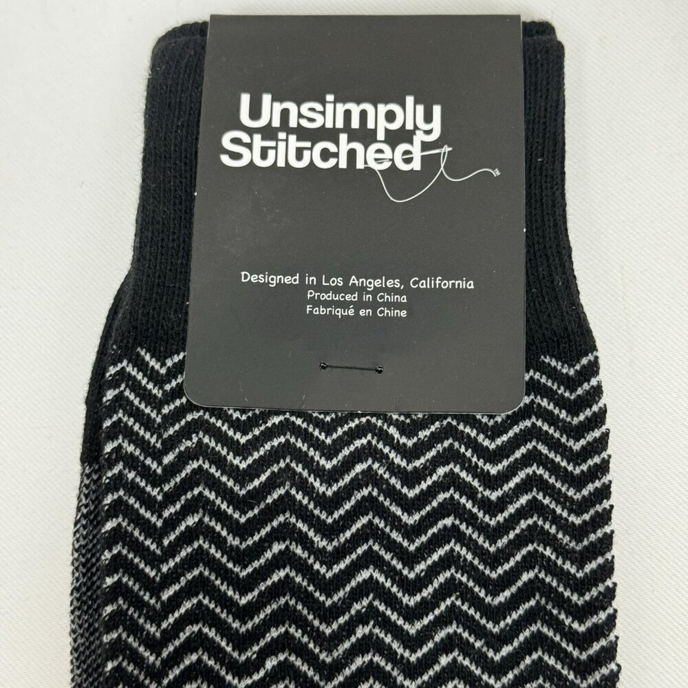 Unsimply Stitched Black White Chevron Geometric Print Socks Size 8–12 NWT